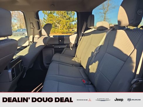 Used 2015 Ford F150 XLT image 23