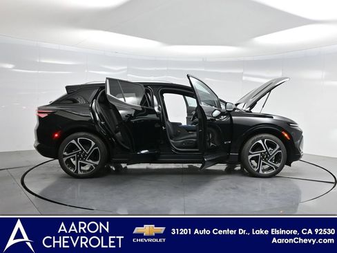 New 2026 Chevrolet Equinox EV LT w/ Convenience Package II image 3