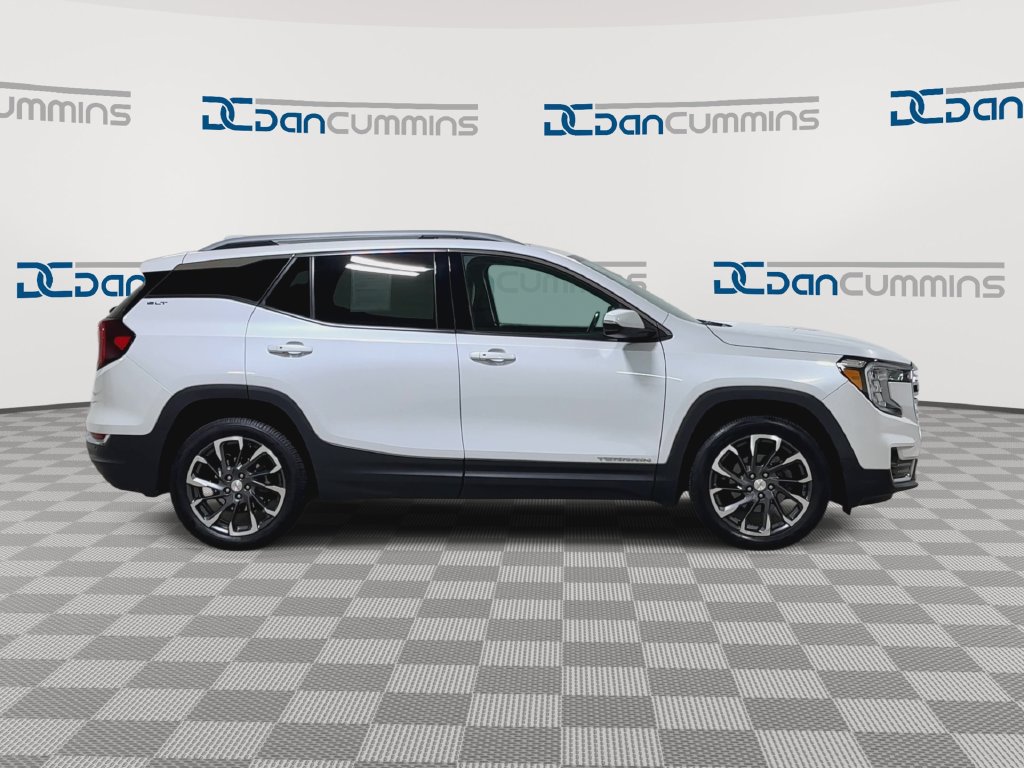 Used 2022 GMC Terrain SLT w/ Infotainment Package II AWD/4WD image 9