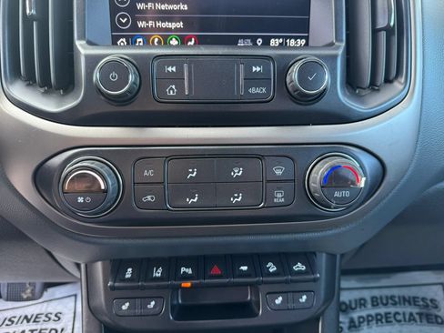 Used 2022 Chevrolet Colorado Z71 w/ Safety Package AWD/4WD image 19
