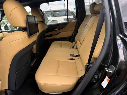 Used 2026 Lexus LX 700h Luxury AWD/4WD image 23