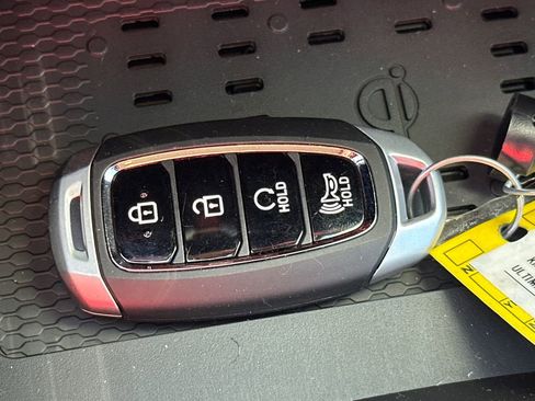 New 2025 Hyundai Venue Limited image 30