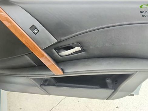 Used 2006 BMW M5 RWD image 24