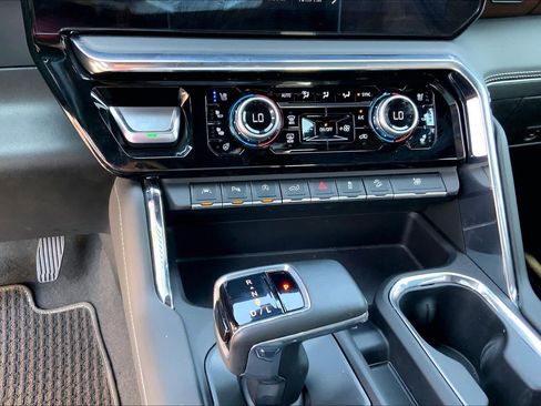 Certified 2024 GMC Sierra 1500 Denali Ultimate AWD/4WD image 32