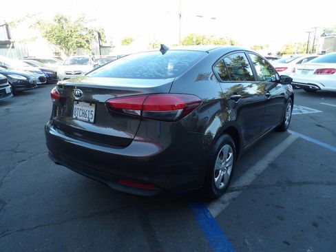 Used 2017 Kia Forte LX image 3