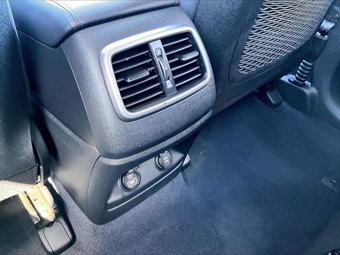 Used 2020 Kia Sorento LX FWD image 22