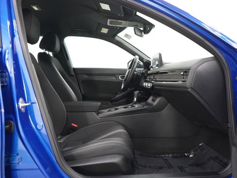 Used 2023 Honda Civic Sport image 11