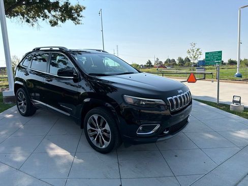 Used 2019 Jeep Cherokee Overland AWD/4WD image 2