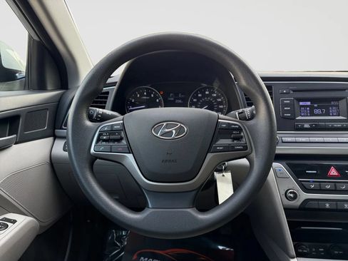 Used 2018 Hyundai Elantra SE FWD image 26