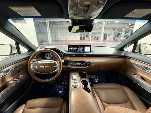 Used 2022 Genesis GV70 2.5T w/ Advanced Package image 23