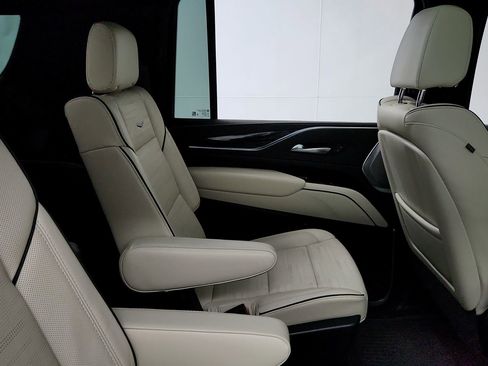 Certified 2023 Cadillac Escalade ESV Sport w/ Touring Package AWD/4WD image 29