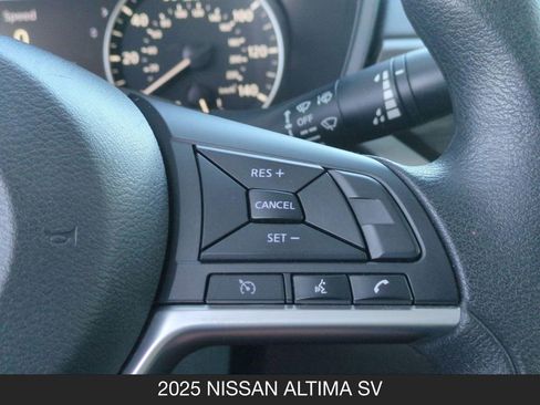 Used 2025 Nissan Altima 2.5 SV FWD image 18