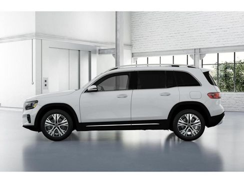 Certified 2025 Mercedes-Benz GLB 250 4MATIC image 34