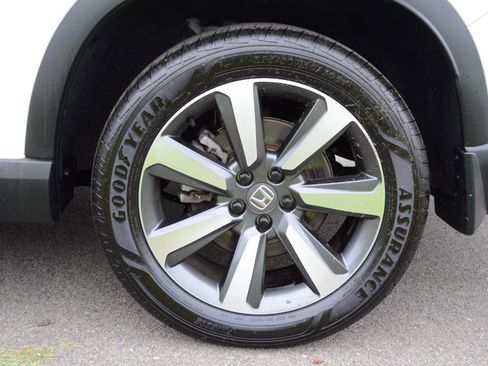 Used 2025 Honda Pilot Touring image 10