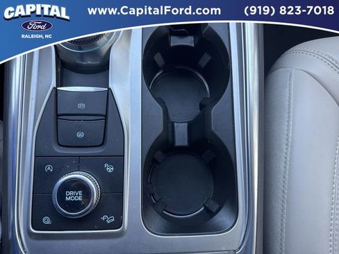 Used 2020 Ford Explorer Platinum w/ Premium Technology Package image 31