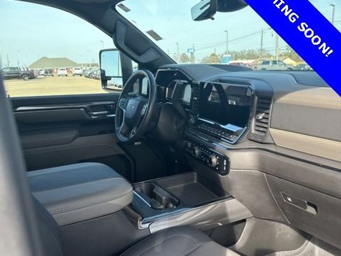 Used 2024 Chevrolet Silverado 2500 ZR2 w/ Technology Package image 18