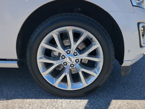 Certified 2018 Ford Expedition Max Platinum AWD/4WD image 9