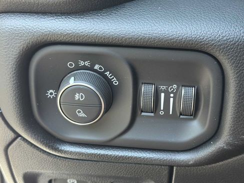Used 2025 RAM 1500 Laramie RWD image 16