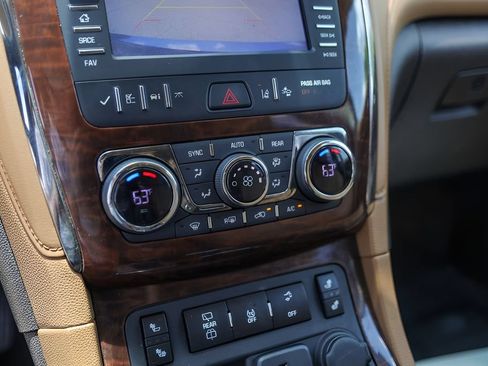 Used 2015 Buick Enclave Leather FWD image 21