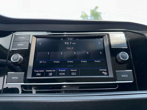 Used 2024 Volkswagen Jetta SE FWD image 22