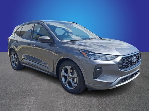 Used 2023 Ford Escape ST-Line w/ Tech Pack #1 FWD image 3