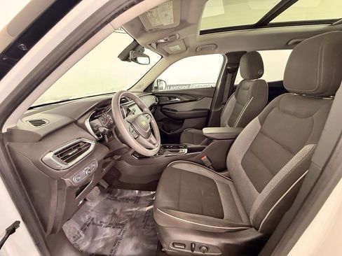 Used 2022 Chevrolet TrailBlazer LT w/ Sun and Liftgate Package FWD image 19
