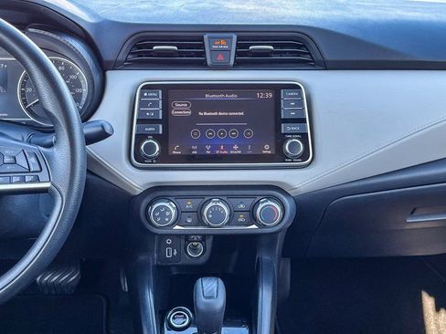 Used 2022 Nissan Versa SV w/ Trunk Package image 18