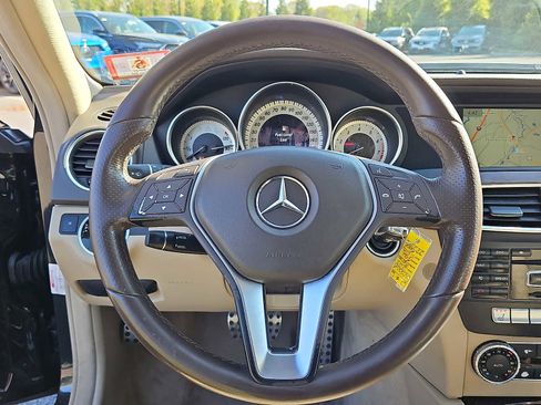 Used 2013 Mercedes-Benz C 300 Sport image 22