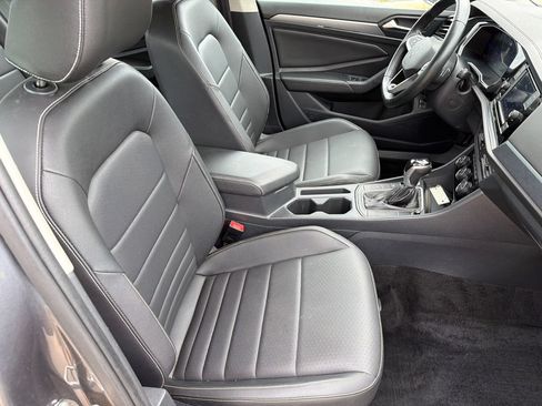 Used 2024 Volkswagen Jetta SE FWD image 13