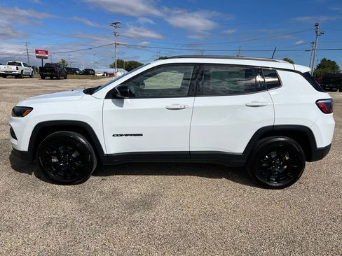 New 2026 Jeep Compass Latitude image 2