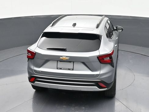Used 2024 Chevrolet Trax LT w/ Driver Confidence Package FWD image 15