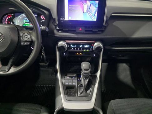 Used 2024 Toyota RAV4 LE AWD/4WD image 20