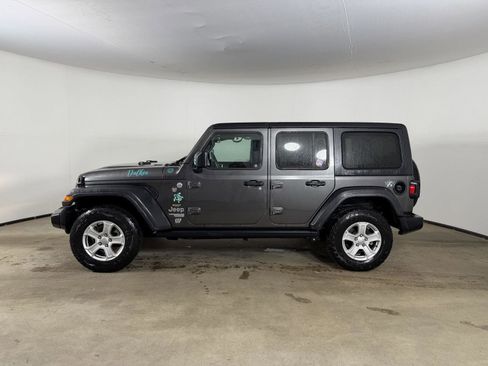 Used 2018 Jeep Wrangler Unlimited Sport S AWD/4WD image 11