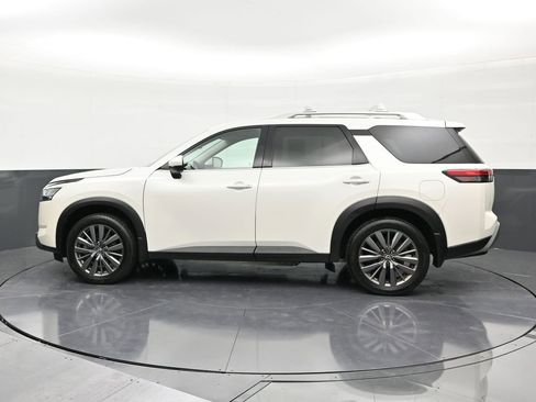 Used 2022 Nissan Pathfinder SL w/ SL Premium Package image 2