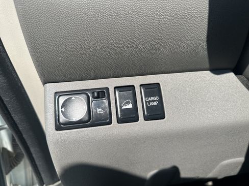 Used 2016 Nissan Frontier SV AWD/4WD image 13