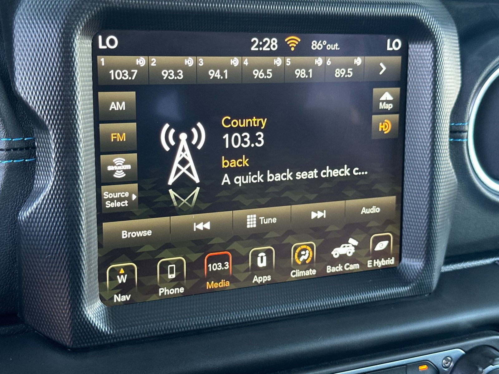 Used 2023 Jeep Wrangler Unlimited Rubicon 4xe AWD/4WD image 21