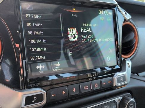 Certified 2023 Jeep Gladiator Mojave image 16