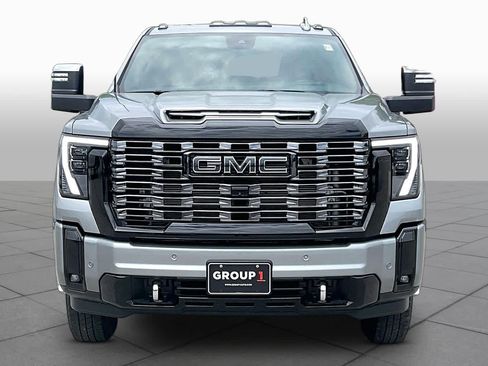 Used 2025 GMC Sierra 3500 Denali Ultimate AWD/4WD image 4
