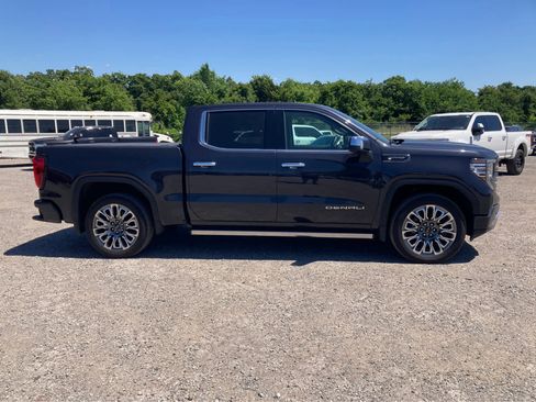 Used 2025 GMC Sierra 1500 Denali Ultimate AWD/4WD image 9