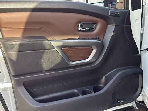 Used 2019 Nissan Titan Platinum Reserve w/ Platinum Utility Package image 11