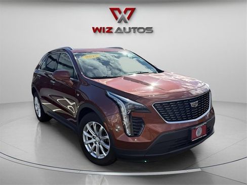 Used 2019 Cadillac XT4 Luxury w/ Cold Weather Package image 2