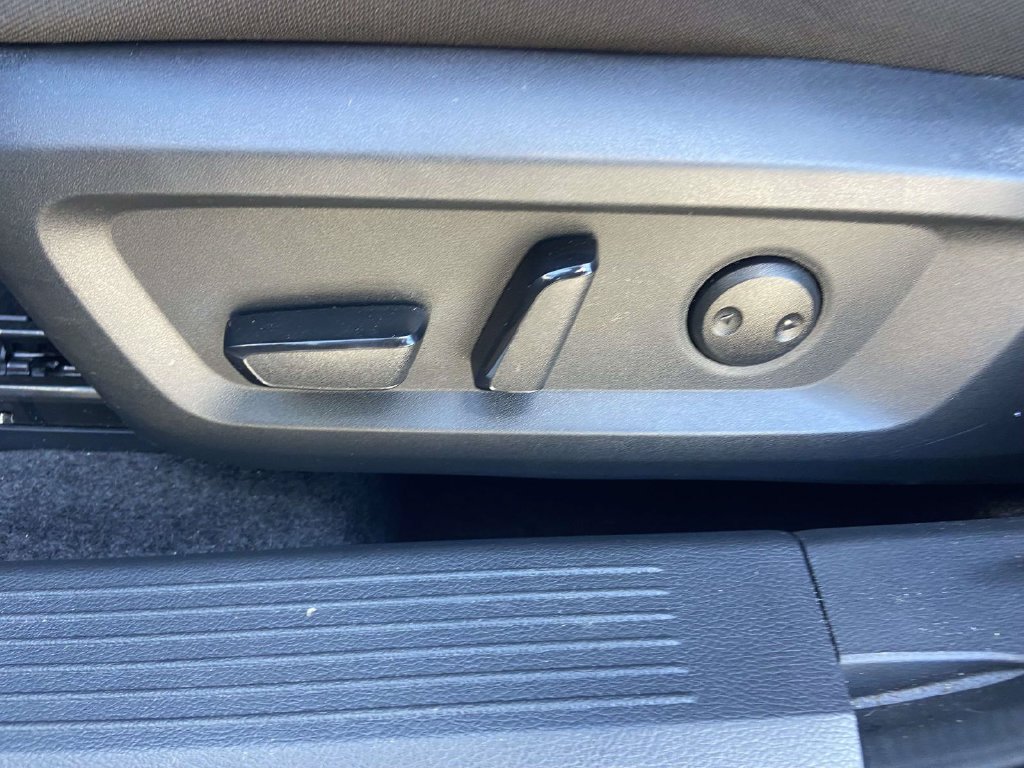 Used 2024 Nissan Rogue SV FWD image 12