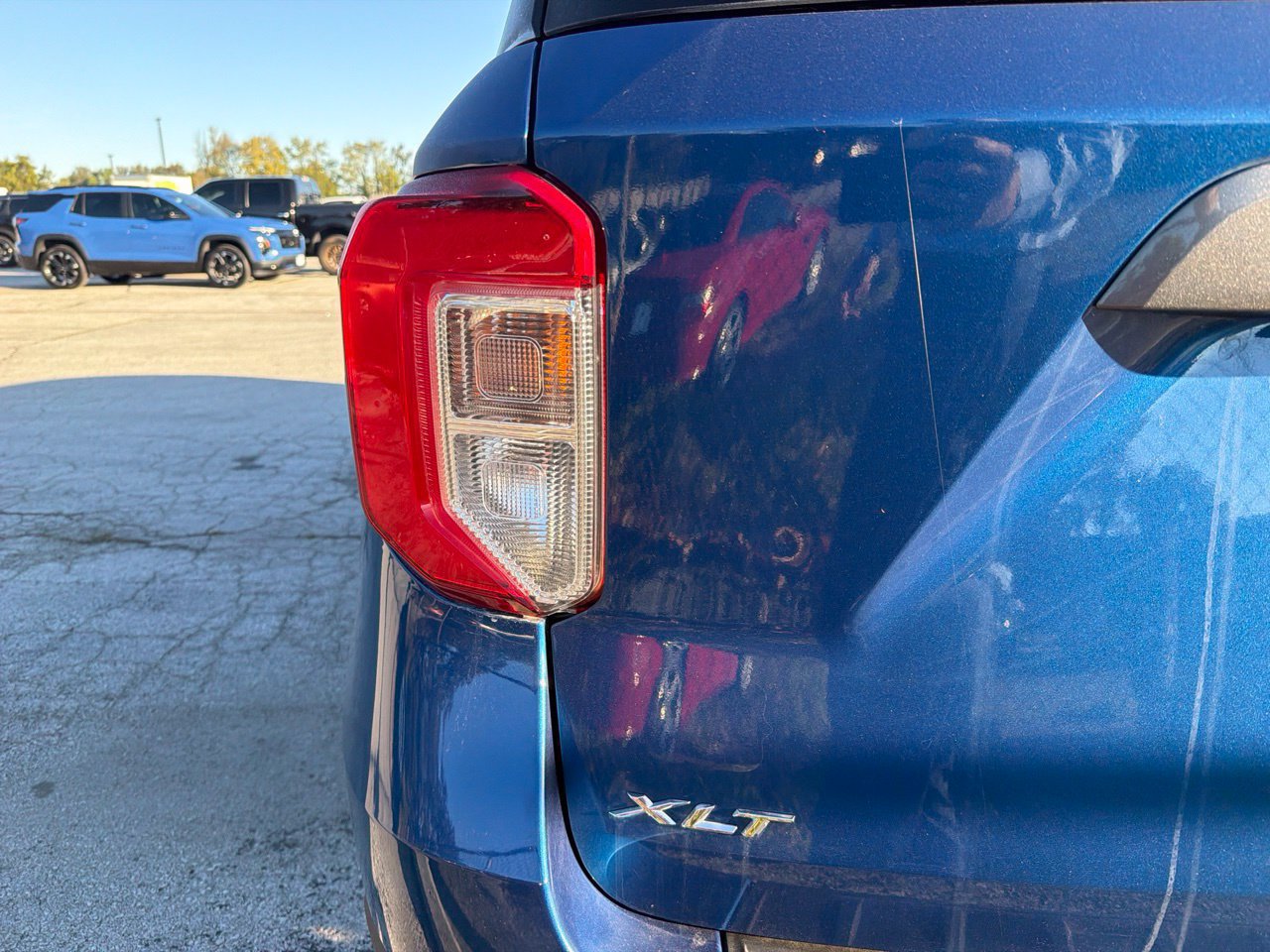 Used 2021 Ford Explorer XLT w/ Equipment Group 202A AWD/4WD image 5