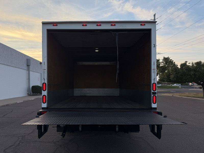Used 2023 Isuzu NPR RWD image 21