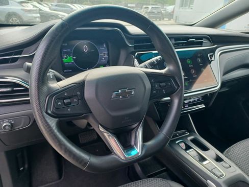 Used 2023 Chevrolet Bolt LT FWD image 9