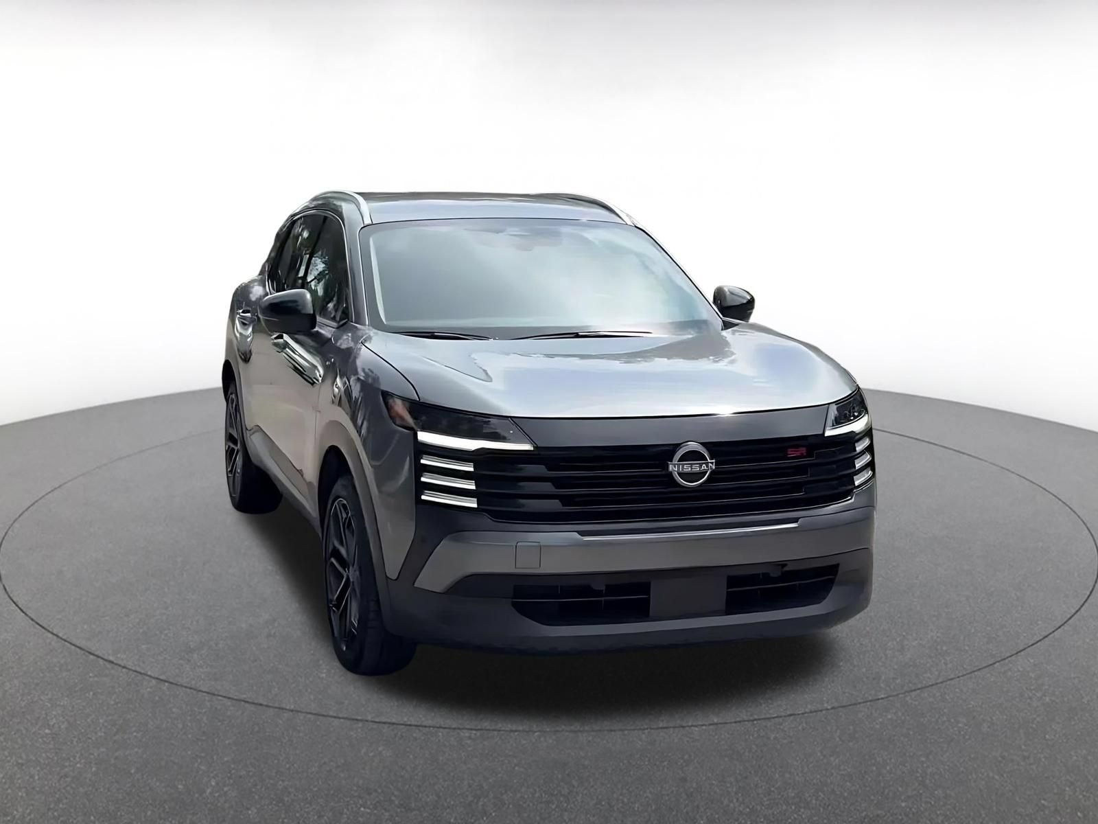 Used 2026 Nissan Kicks SR FWD image 3