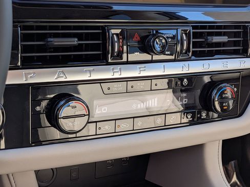 New 2026 Nissan Pathfinder SL FWD image 19