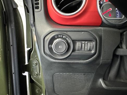 Used 2020 Jeep Wrangler Unlimited Rubicon AWD/4WD image 36
