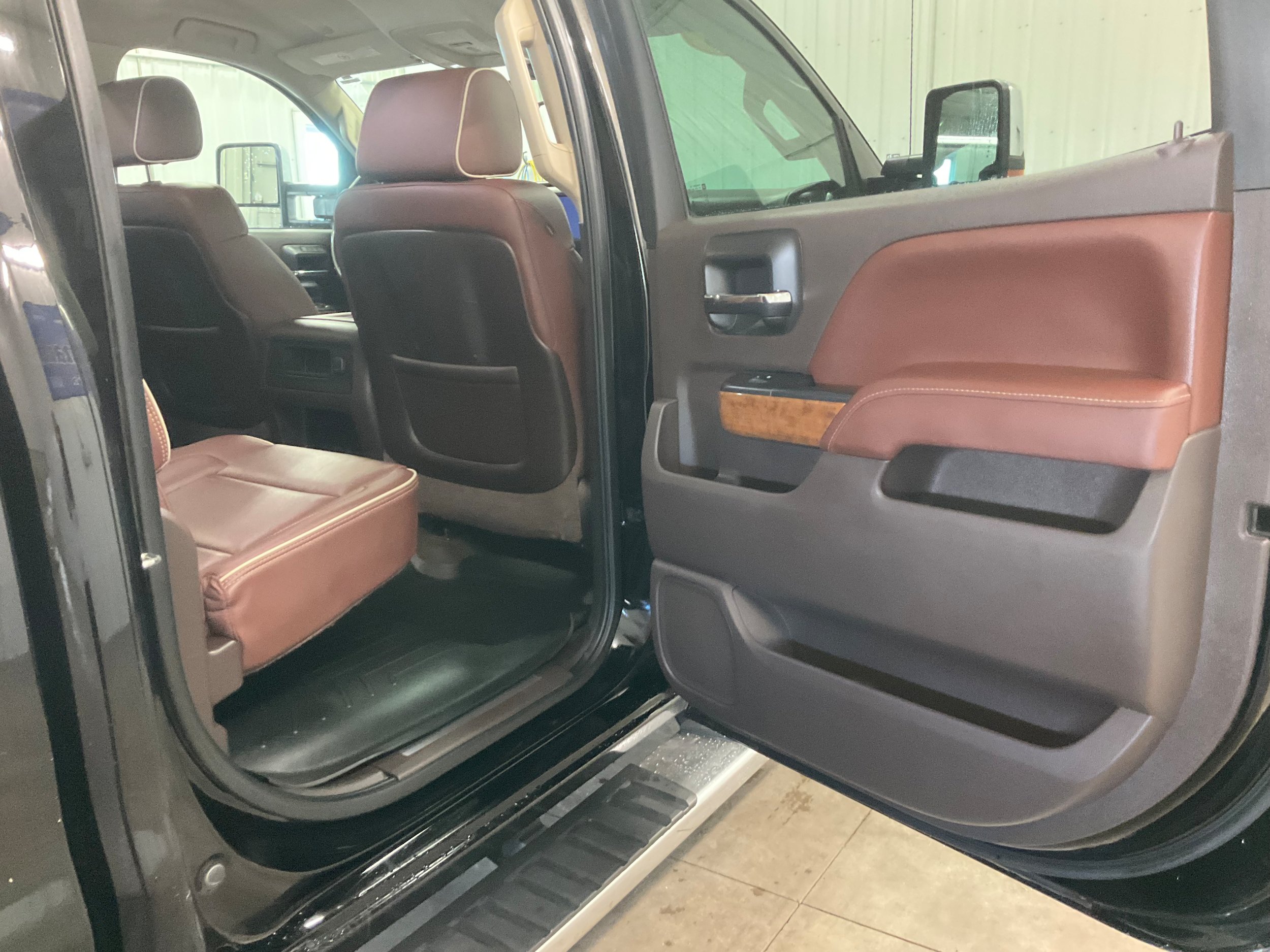 Used 2015 Chevrolet Silverado 2500 High Country w/ Duramax Plus Package AWD/4WD image 21