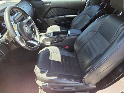 Used 2013 Ford Mustang Premium RWD image 10
